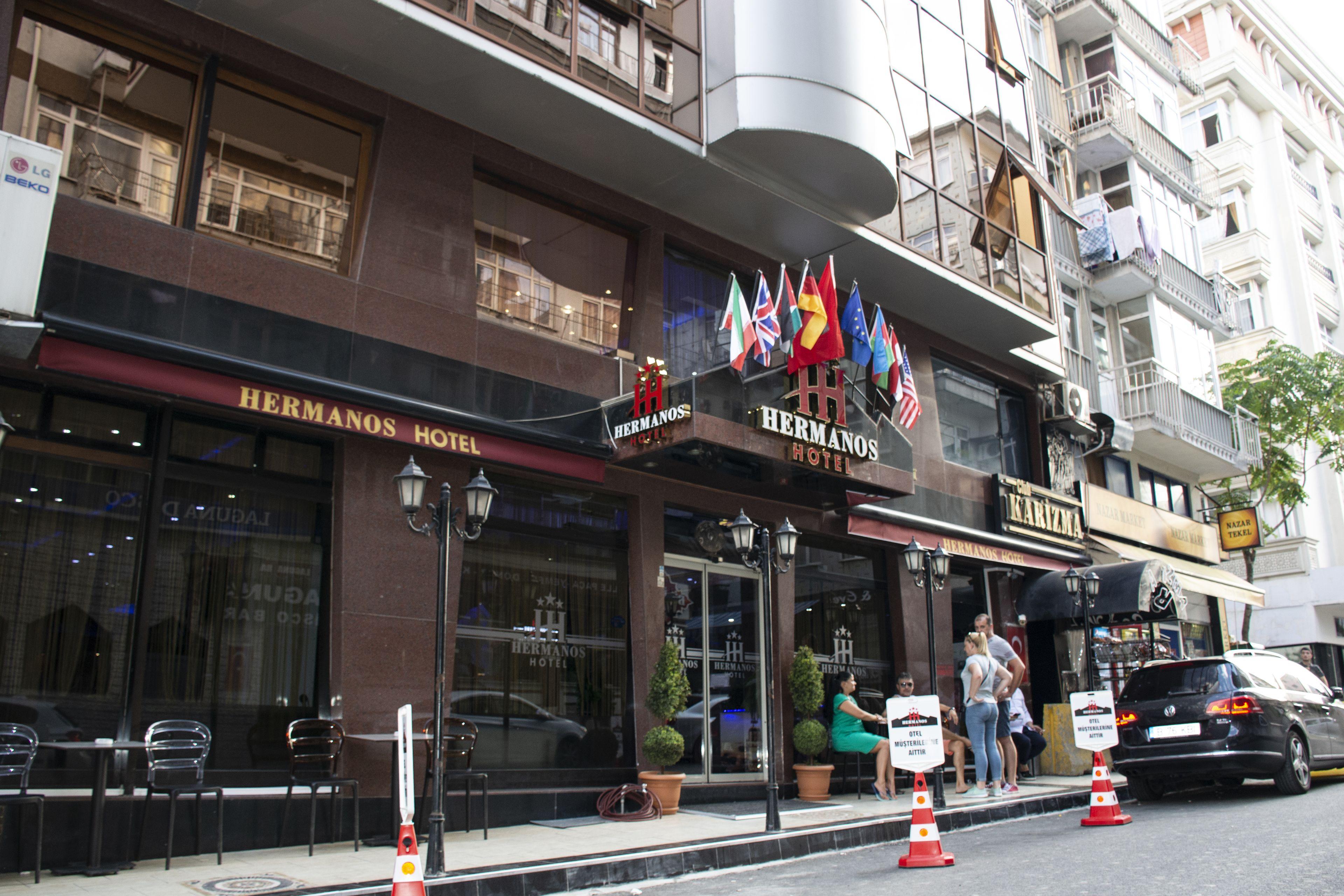 Hermanos Hotel — Photos 1